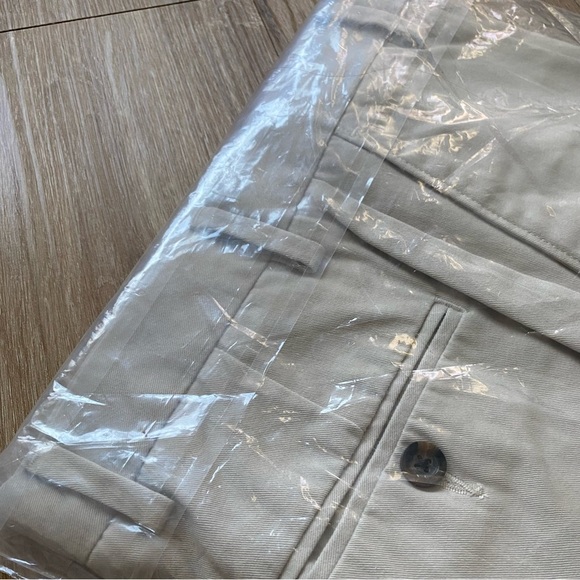 NWT Amazon Essentials Mens Classic Fit Wrinkle-Resistant Flat-Front Chinos - Picture 9 of 9